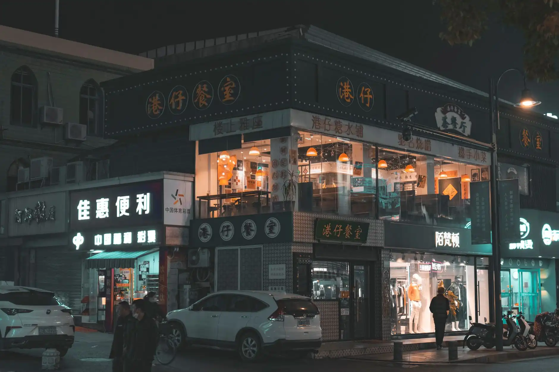 智慧停车行业观察：车位检测器与道闸控制器如何协同提升停车场运营效率