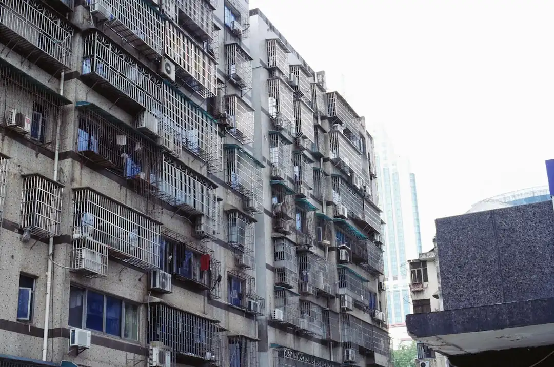 车牌识别系统与车位检测器在停车场智能化管理中的应用方案
