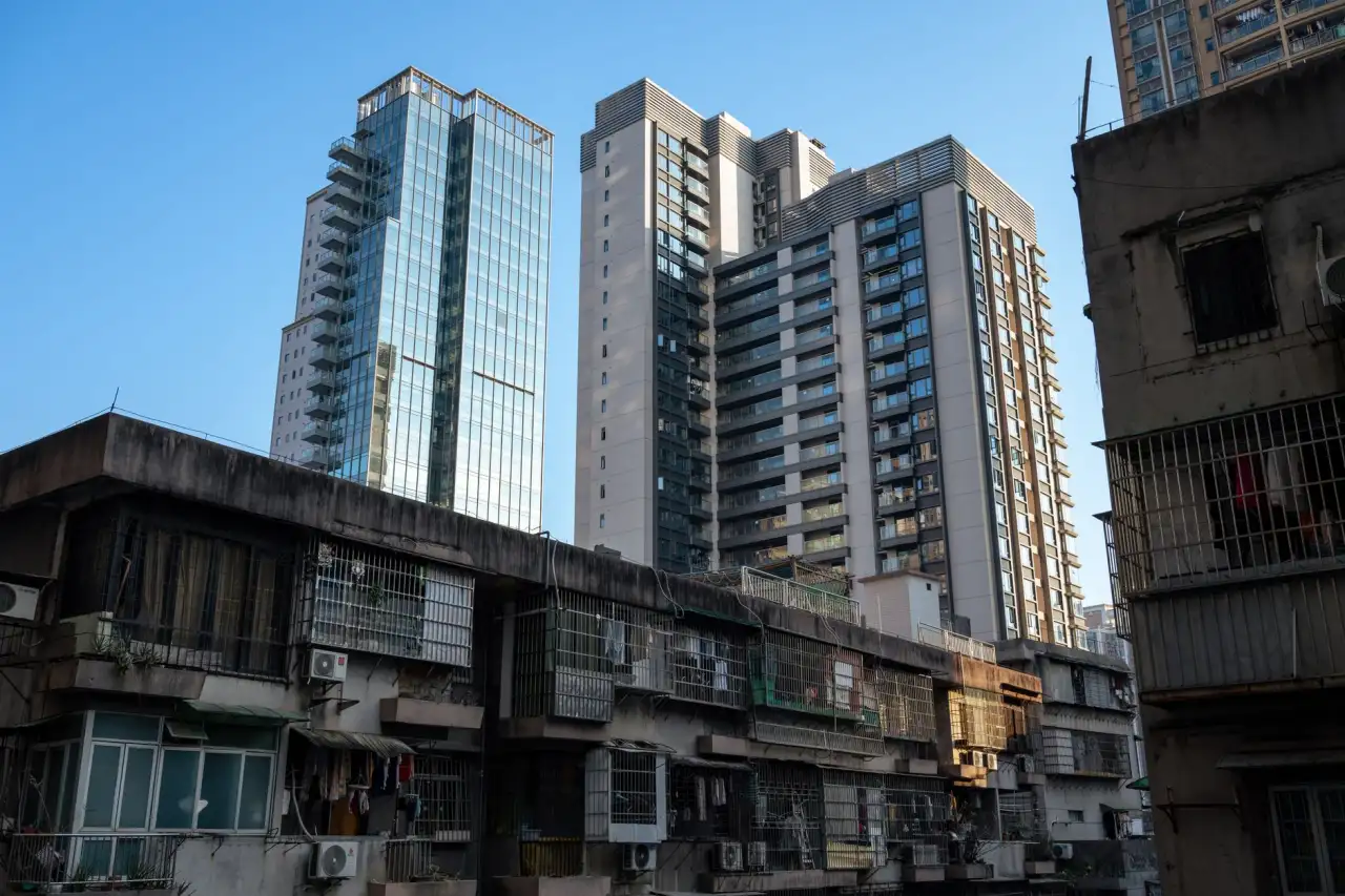 车位检测器与车位引导屏联动方案在商业综合体停车场中的应用