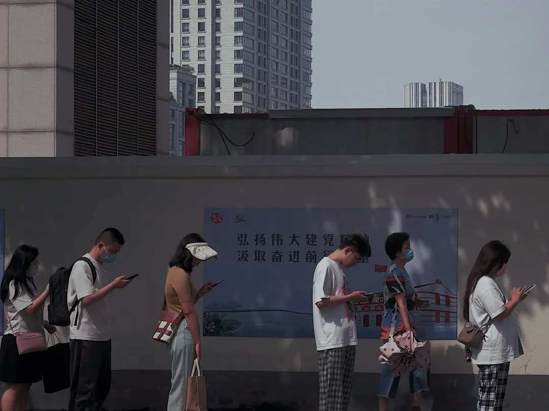 车牌识别设备选型指南:物业停车场如何匹配道闸控制器与识别系统